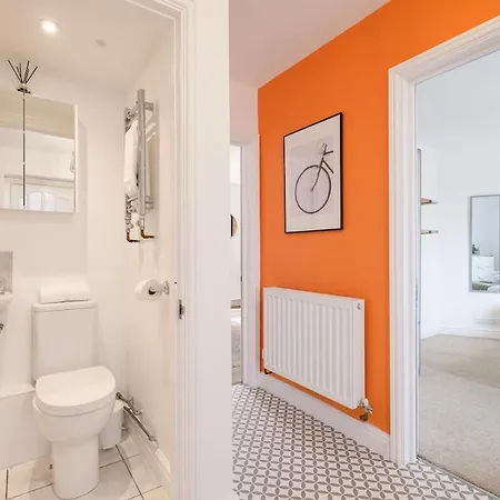 Apartmán New Lovely-4bed-2bath-parking-by Fabaccommodation